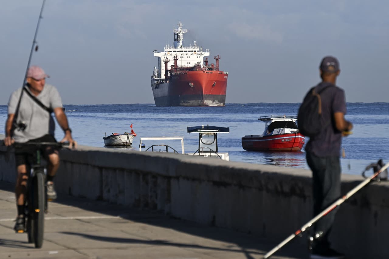 U.S. trade deficit might be tariff proof — imports jump to record high in 2025