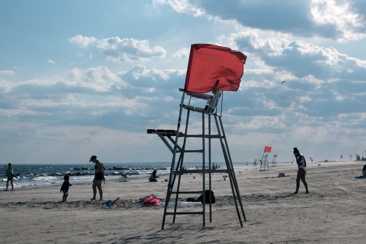 Why is there a lifeguard shortage Here are the 6 main reasons