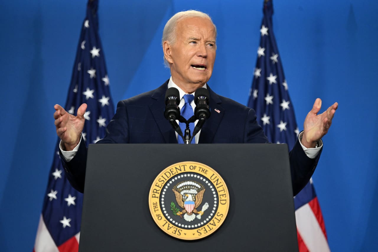 Biden praises U.S. economy’s strength as he insists he’s staying in race. He also refers to Kamala Harris as ‘Vice President Trump.’