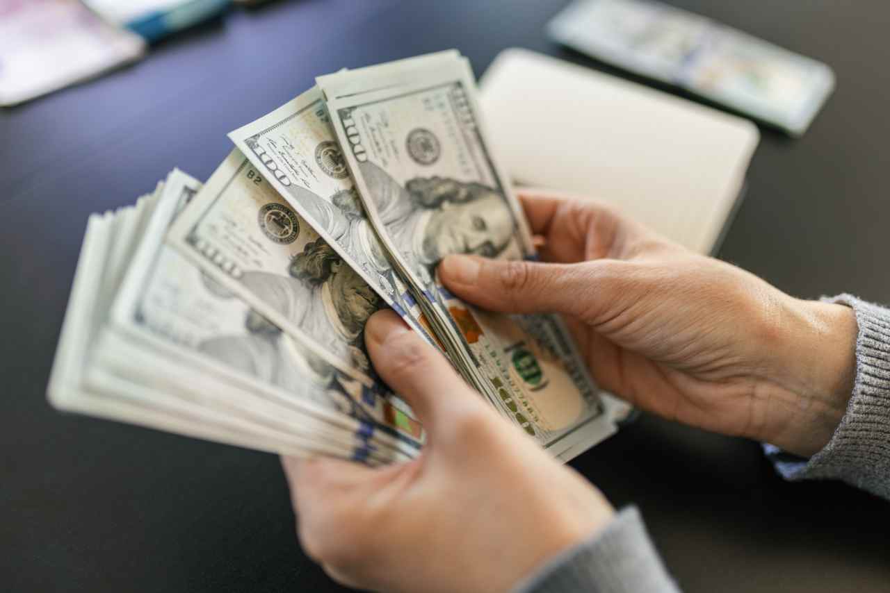 Worried about long-term bond yields, this strategist says overweight cash
