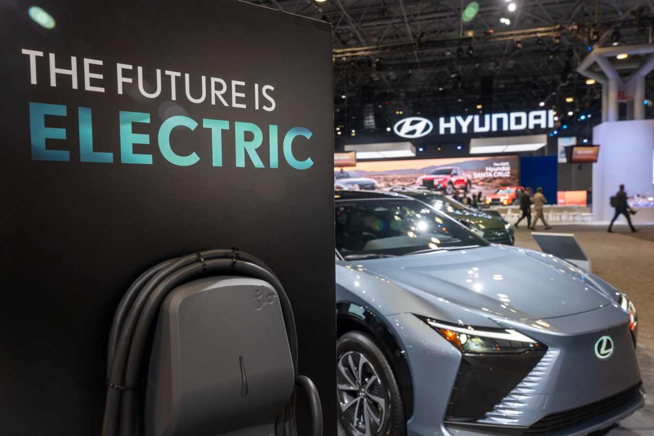 House plan calls for annual fees of $250 for EVs, $100 for hybrids, while ending $7,500 EV tax credit