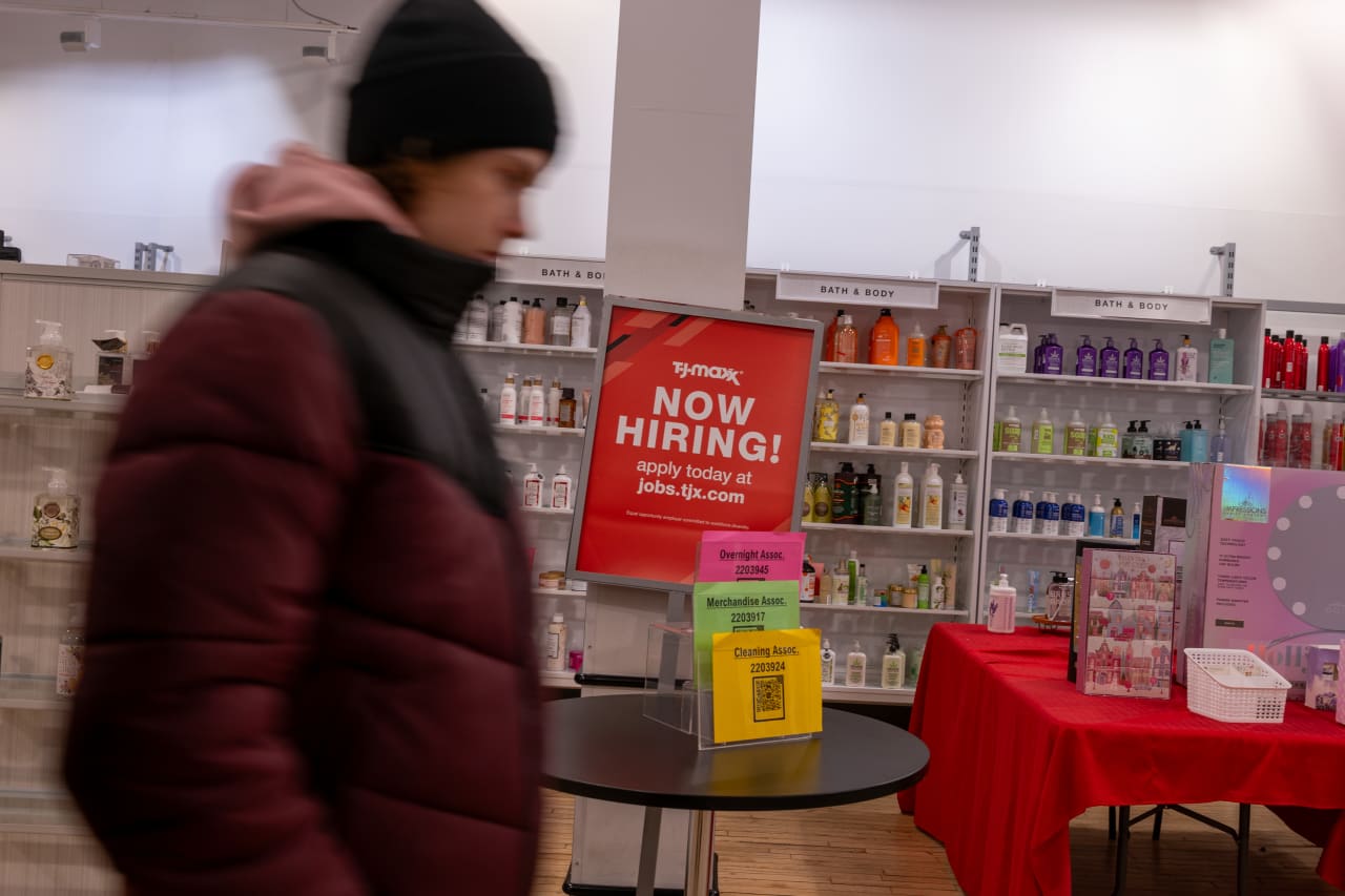 Job openings in U.S. inch up to 9 million, showing a sturdy labor market