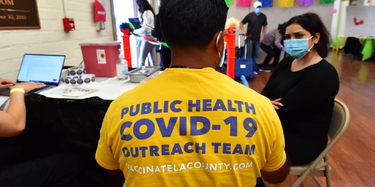 U.S. leads the world in new COVID cases as BA.5 continues to spread and signal the pandemic is far from over