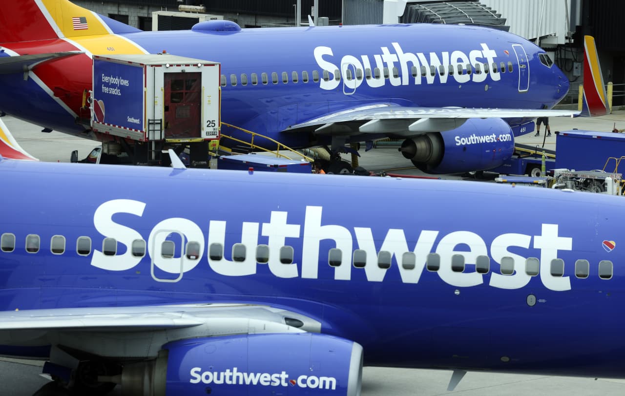 Southwest Airlines beats revenue by wide margin, names new board members