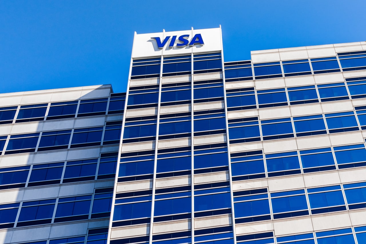 Visa’s stock gains as earnings continue to show healthy spending growth