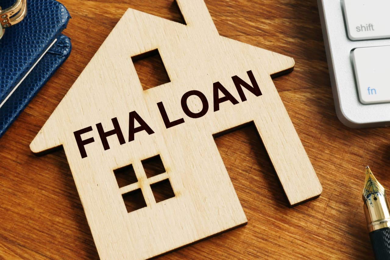 Federal Housing Administration (FHA) Loan: Requirements, Limits, How to  Qualify