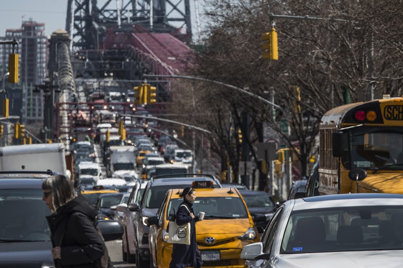 Drivers in New York City will be charged extra in tolls to enter Manhattan  - Los Angeles Times
