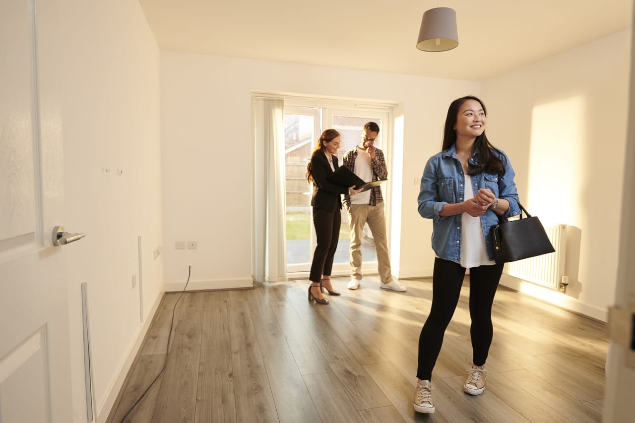 Financial Face-Off: Should I try to sell my house in this uncertain market,  or keep it and rent it out? - MarketWatch
