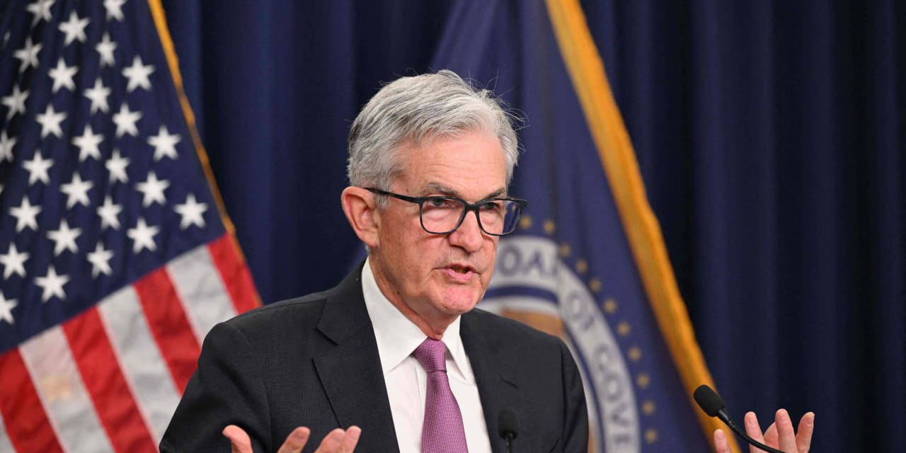 U.S. shares climb as sturdy financial knowledge lifts sentiment forward of Powell speech