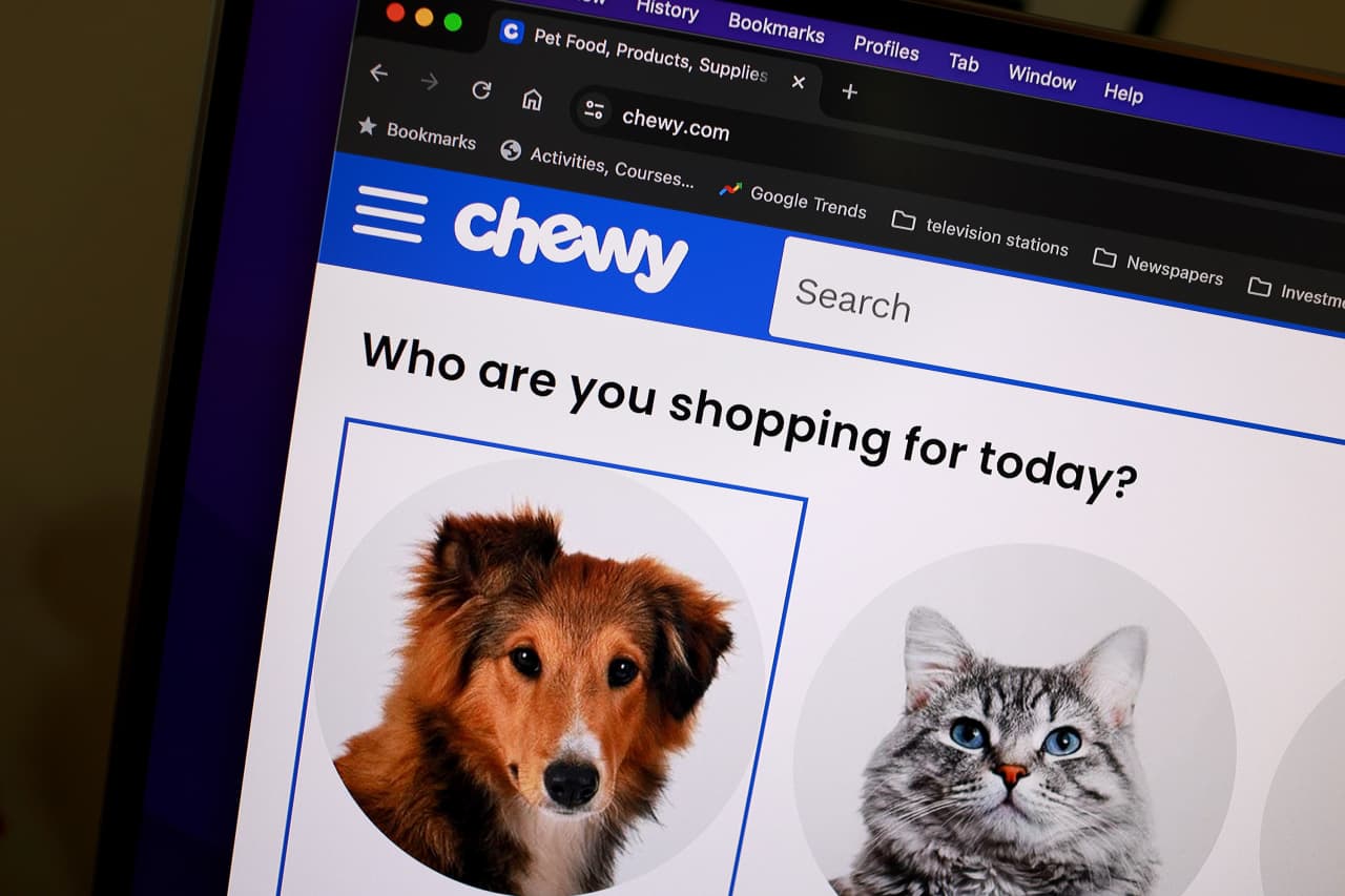 Roaring Kitty cements Chewy’s meme-stock status, despite company’s improving fundamentals