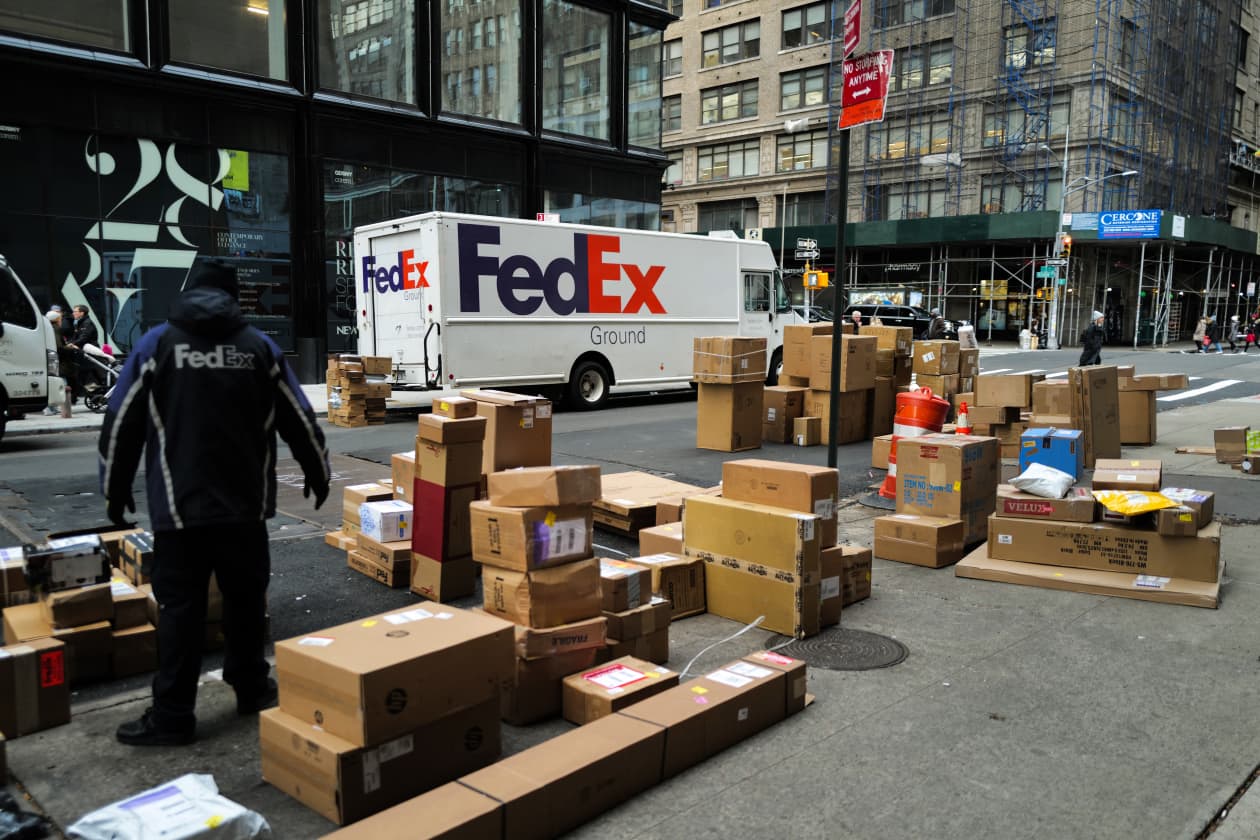 FedEx laying off up to 2,000 workers in Europe to save 175 million a