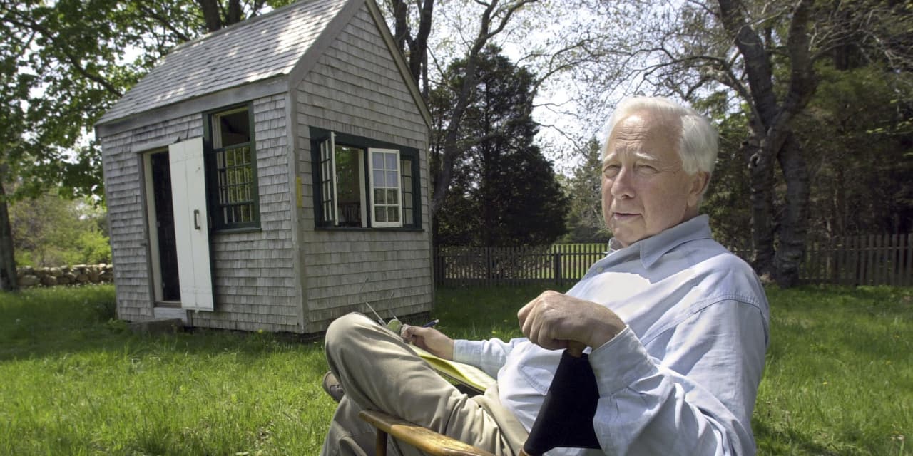 Pulitzer Prize–winning historian David McCullough has died at 89