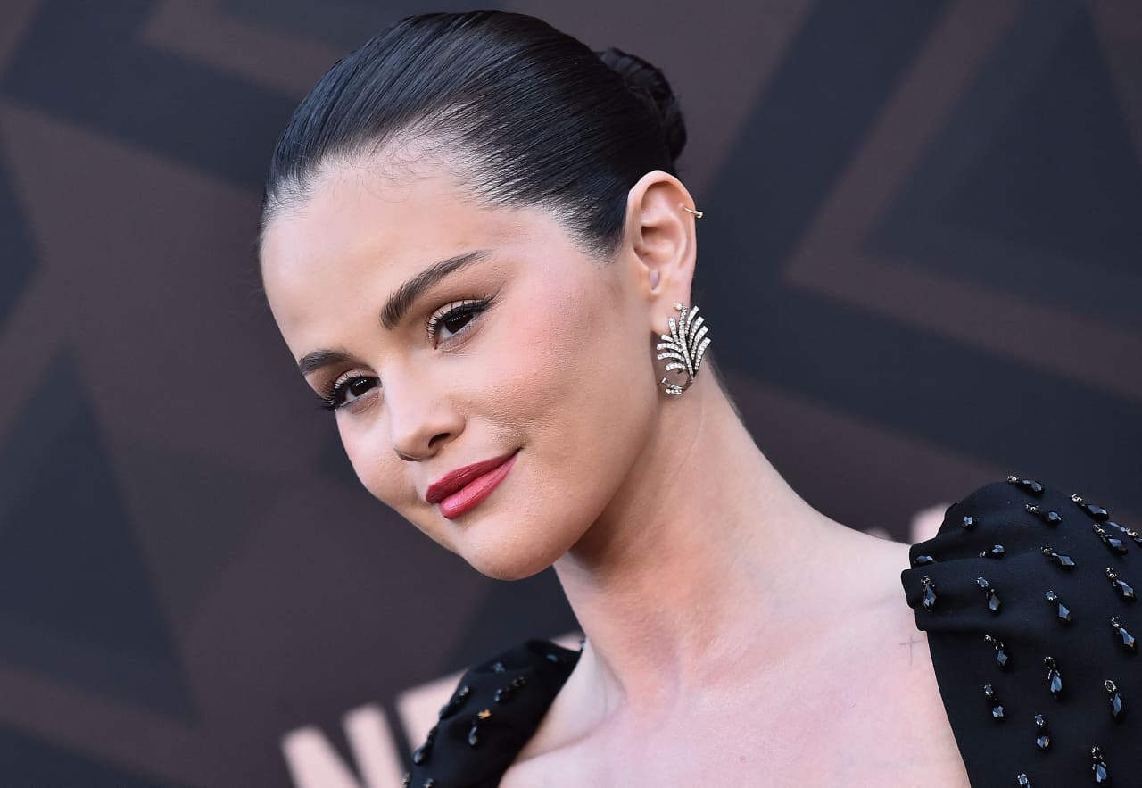 Selena Gomez sells her Encino mansion, once owned by Tom Petty, for $5.4 million