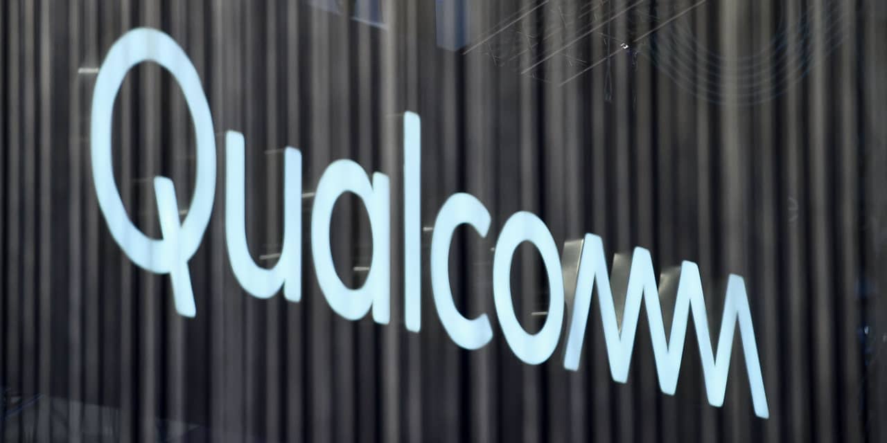 Earnings Results: Qualcomm stock sinks as weak smartphone demand pushes inventory drawdown out to ‘at least the next couple quarters’