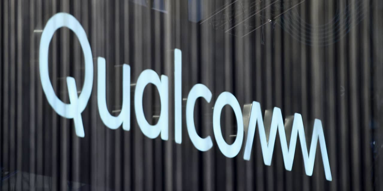 Earnings Results: Qualcomm stock sinks as weak smartphone demand pushes inventory drawdown out to ‘at least the next couple quarters’