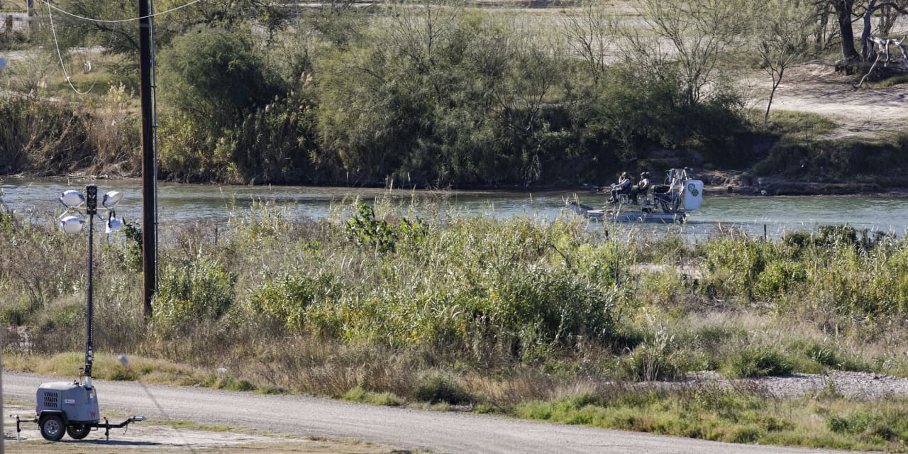 Texas barred federal agents from entering park area where migrants later drowned - Vimarsana News