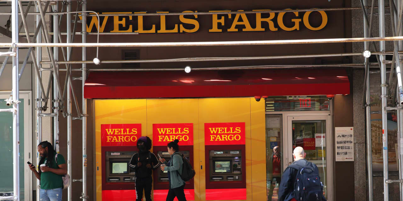 #: Wells Fargo, once a mortgage giant, shrinks home-lending business