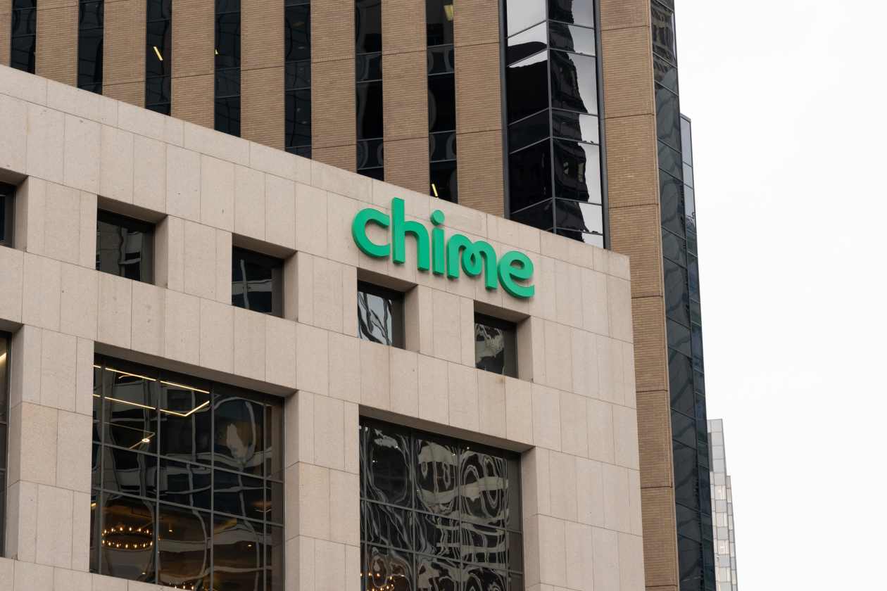 Chime prices IPO at $27 a share, above its expected range - MarketWatch