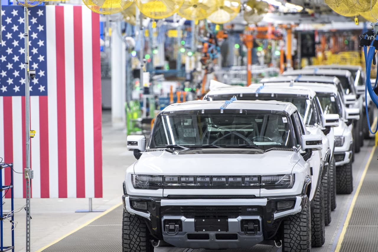 With Trump’s tariffs paused, ‘Big Three’ automakers may race to build inventories