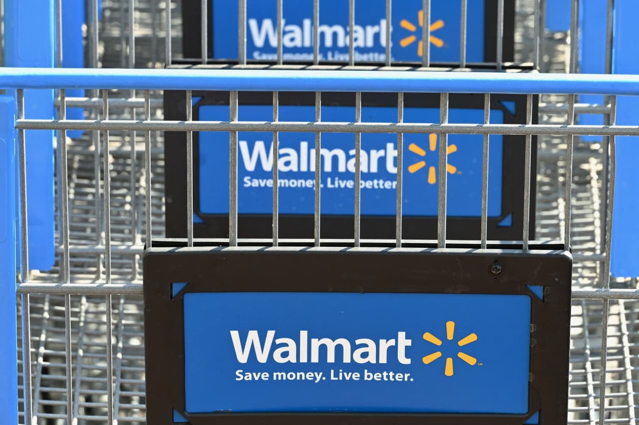 Here’s why Walmart may want to buy TV maker Vizio, and who the deal might hurt