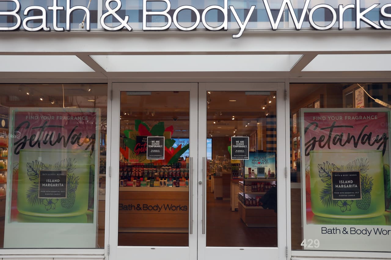 Bath & Body Works' Stock Slides Premarket As Soft Guidance Overshadows ...