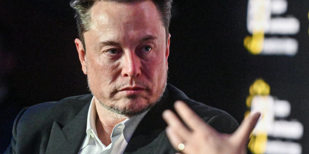 Some board members felt pressured to take drugs with Elon Musk, WSJ reports