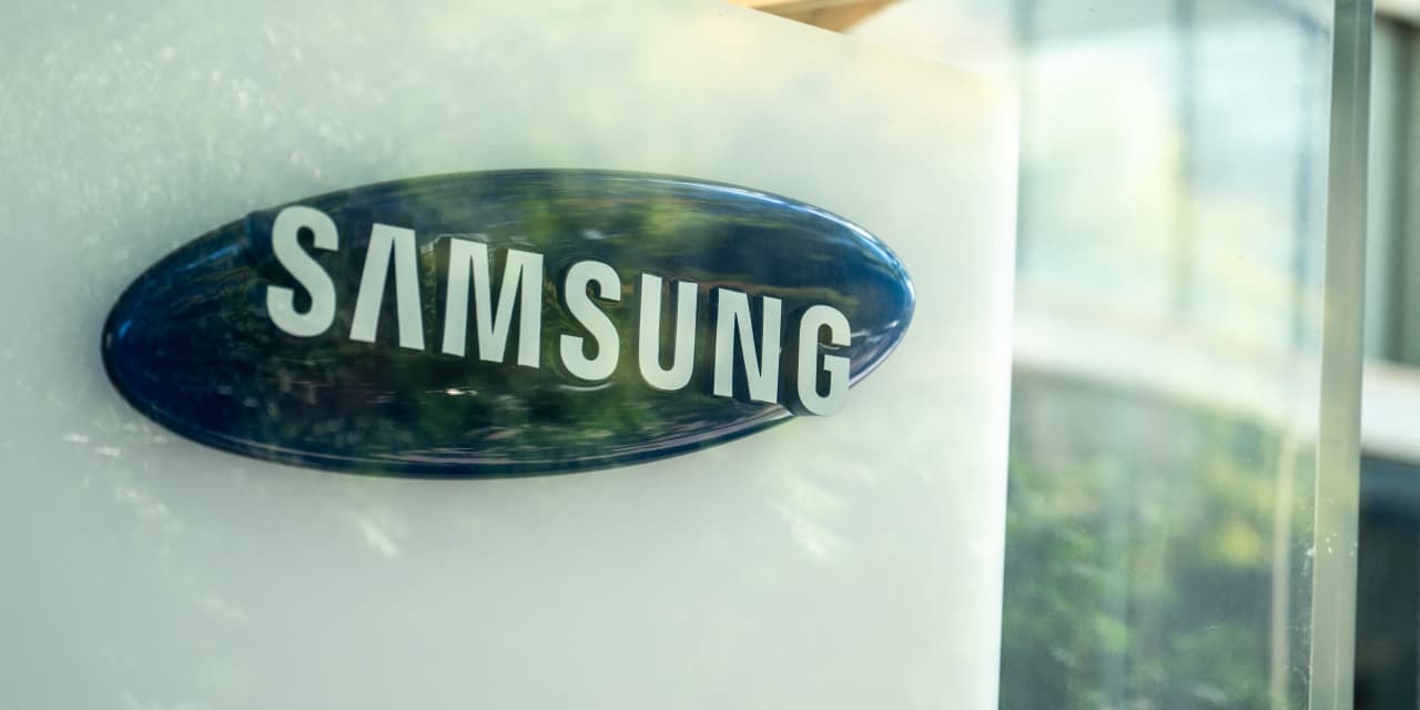 Samsung Electronics earned nearly as much as Microsoft and Alphabet ...