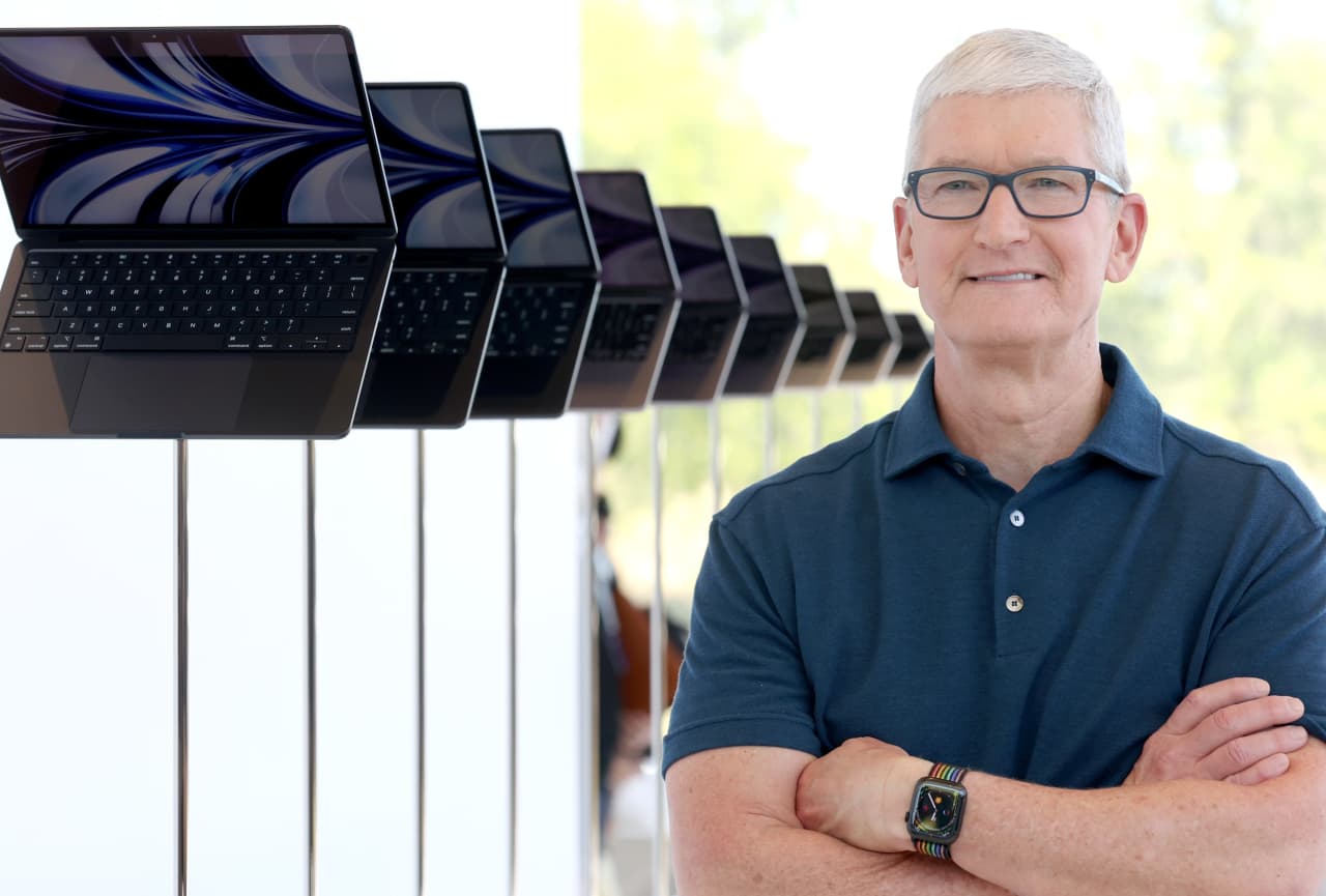 Apple workers tell CEO Tim Cook: 'We demand location-flexible work' MarketWatch