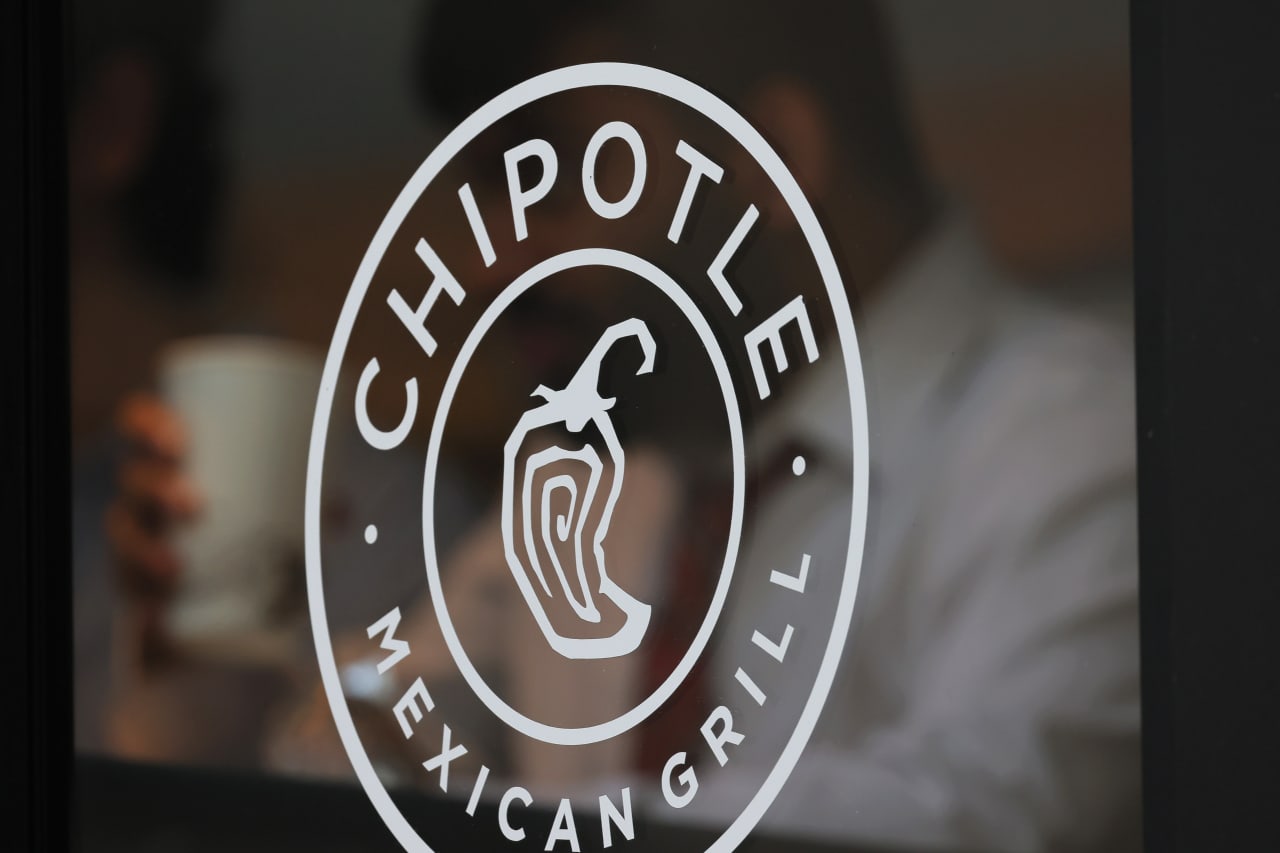 La junta directiva de Chipotle aprueba la división de acciones 50 a 1