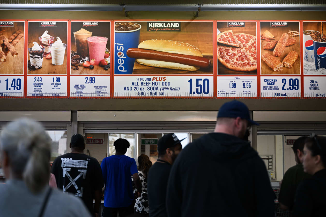 Costco again commits to holding its hotdogandsoda combo price
