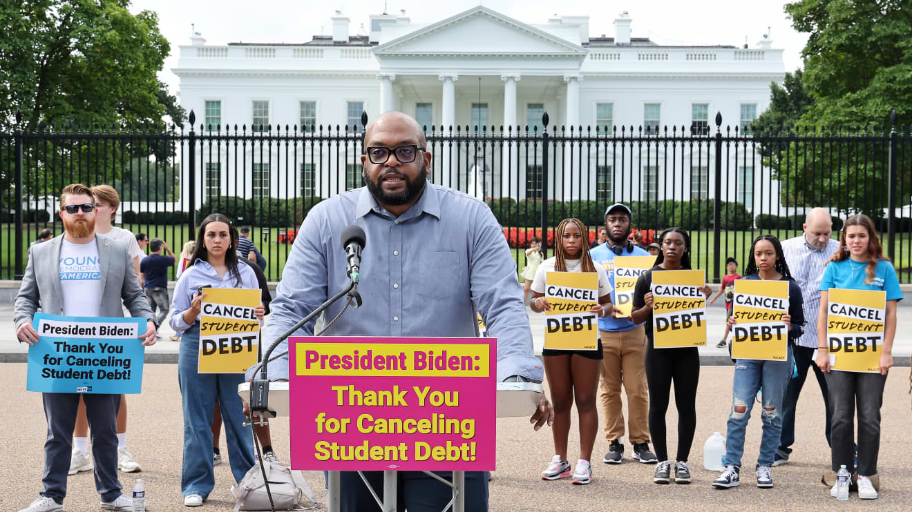 #The Big Number: Watchdogs see Biden’s student-loan plan costing $500 billion to $1 trillion, while White House says $1 trillion isn’t ‘anywhere in the ballpark’