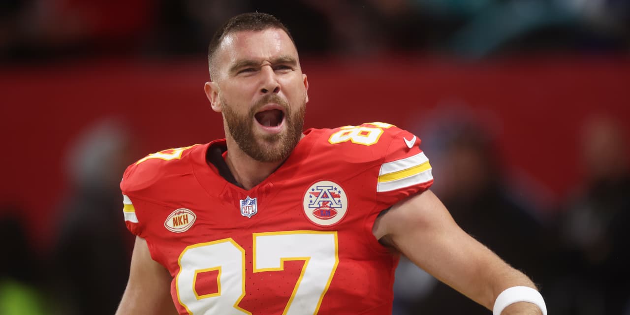 Peacock’s NFL game led almost 3 million people to subscribe. Here’s how long it needs them to stick around.