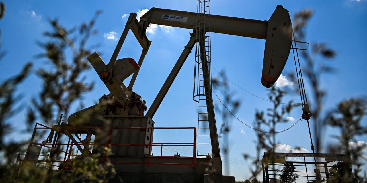 Brent drops below  on Lebanon-Israel ceasefire talks