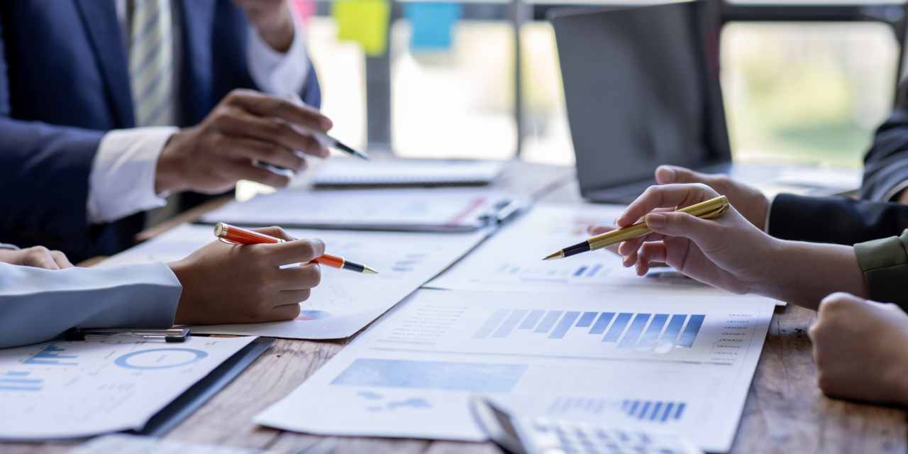 10 financial planners and money pros on how they’d invest $10K right now