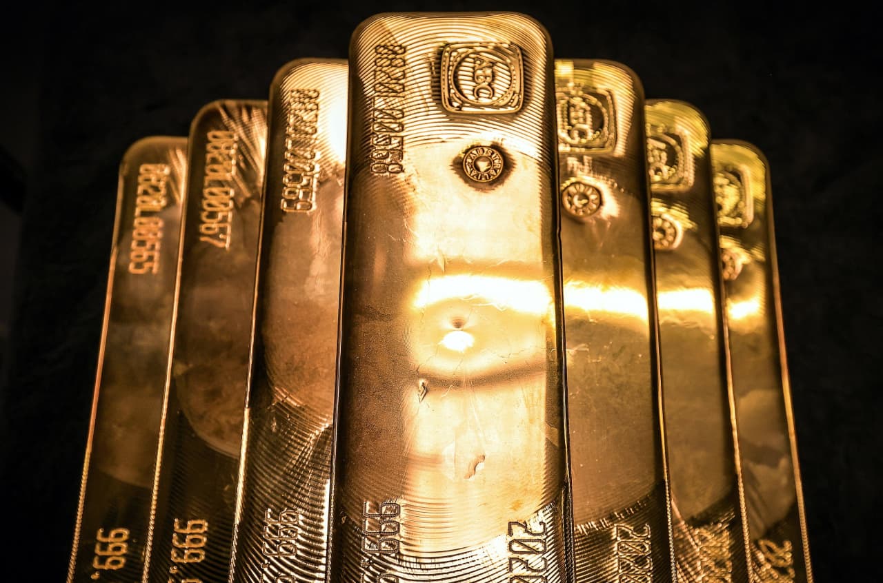 Gold Prices Today: Gold, Silver Rates Climb On Safe-Haven Bids