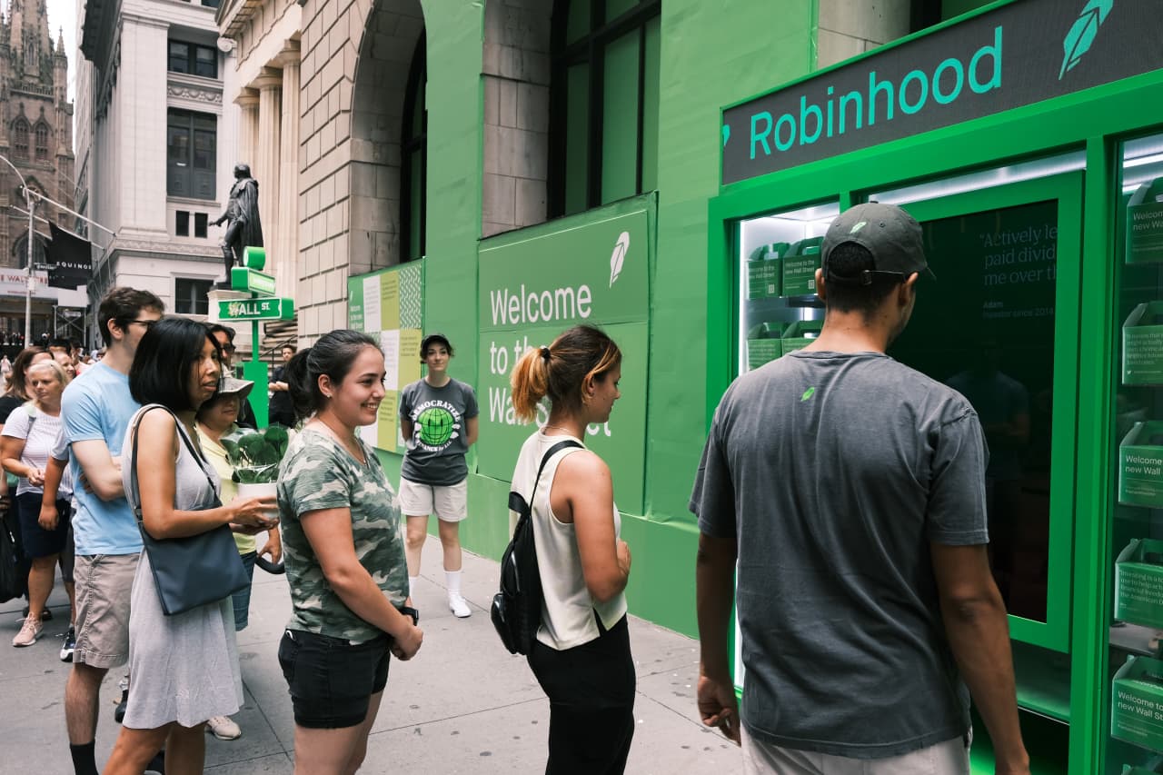 Brokerage Robinhood joins trend of around-the-clock stock trading