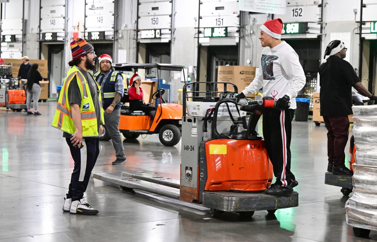 U.S. trade deficit narrows 2% to $63.2 billion. GDP may get a lift.