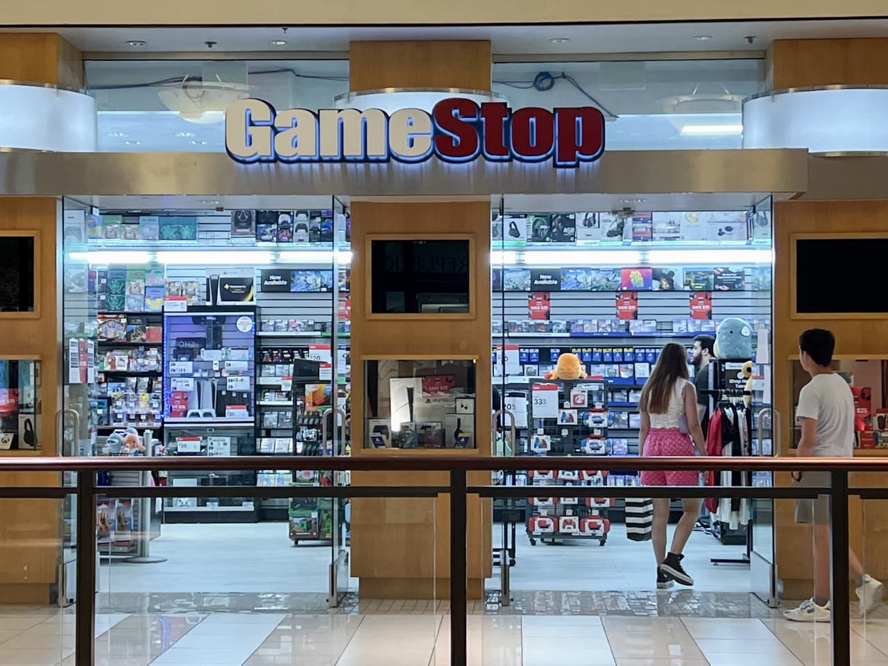 GameStop’s Stock Falls As Annual Shareholder Meeting Fails To Reignite ...