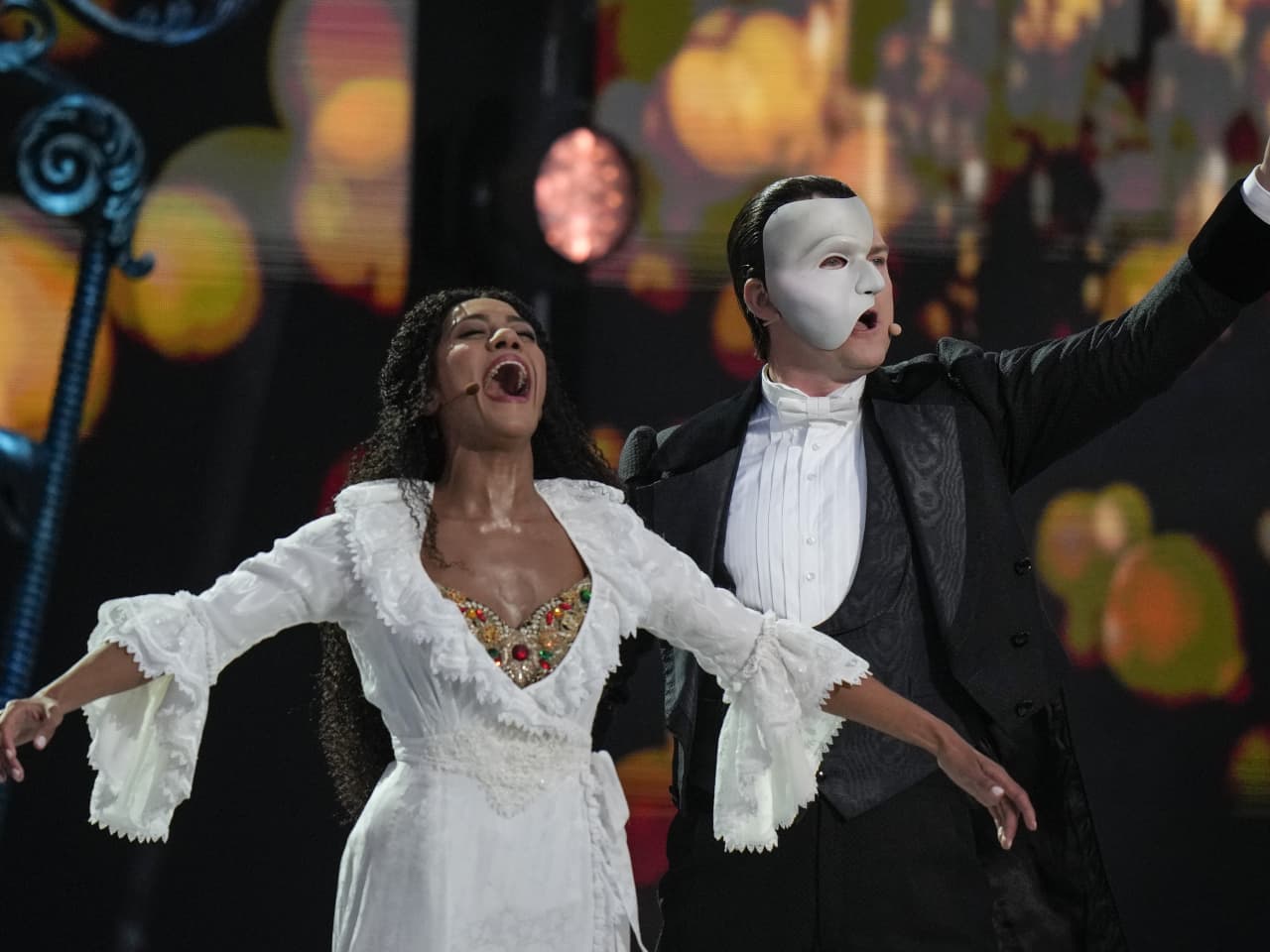 smid væk Udlænding Hotel Phantom of the Opera,' Broadway's longest-running show, is closing at end  of the year: sources - MarketWatch