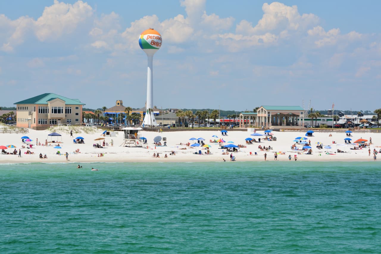 Try a weekend beach escape to Pensacola: White sand, Blue Angels and blackened redfish