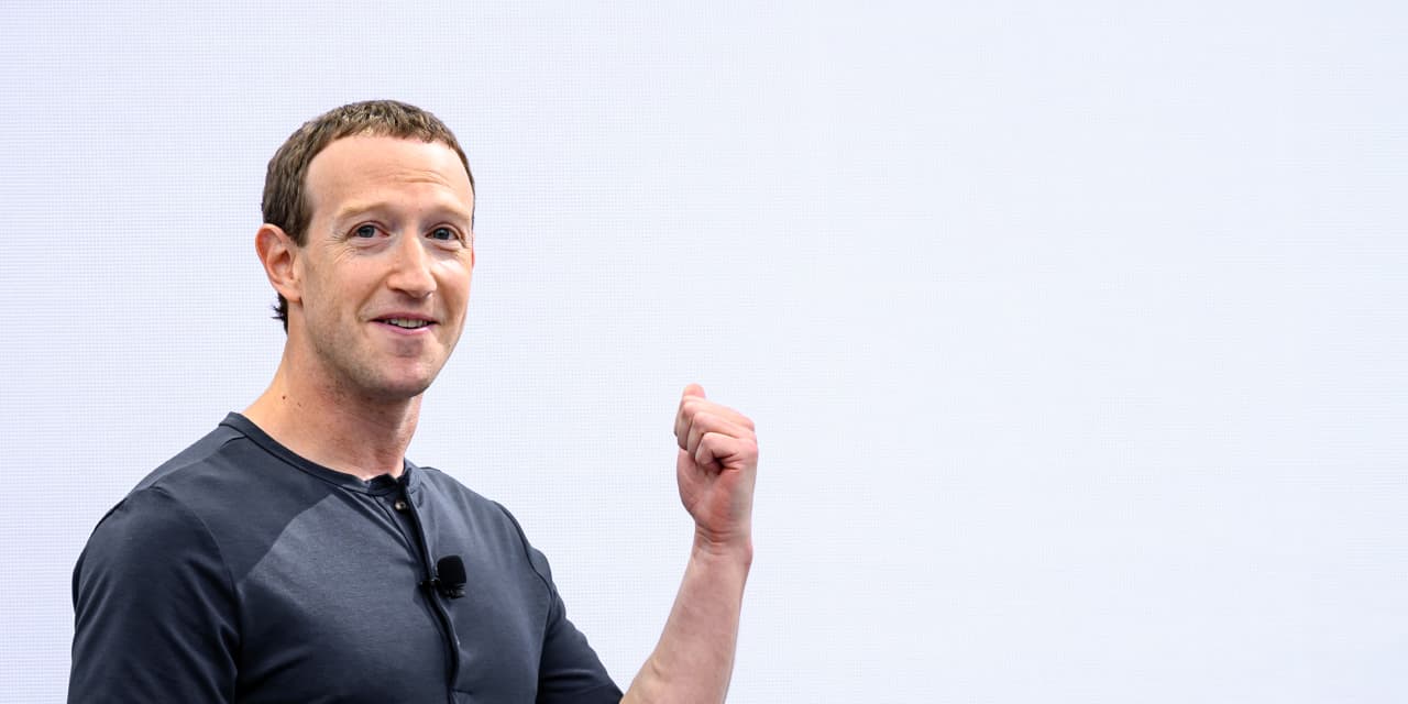 Zuckerberg mocks ‘Apple fanboys’ over his Vision Pro critique