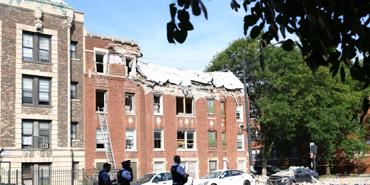 Eight injured as Chicago apartment building explodes - MarketWatch