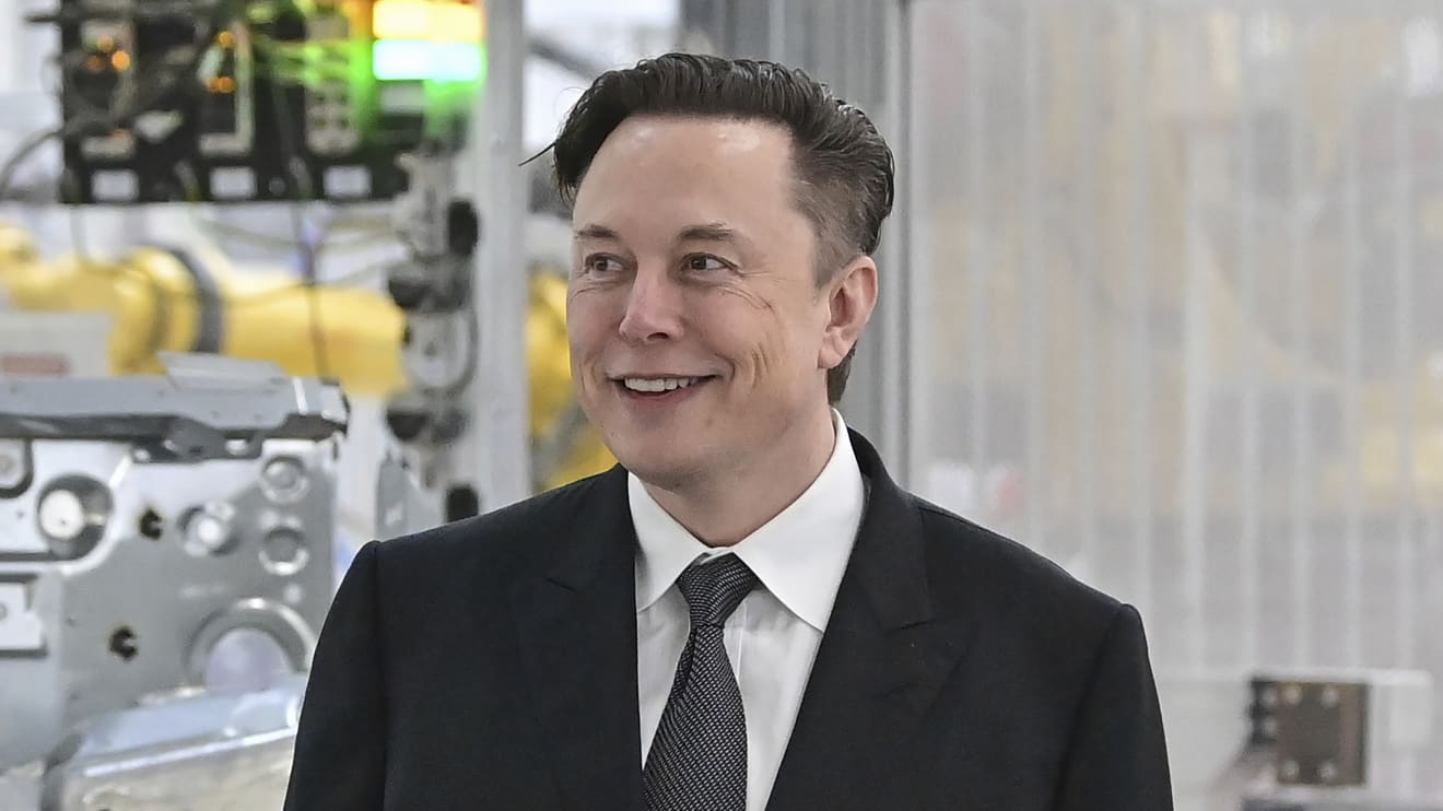Elon Musk heads list of richest Americans, while Mark Zuckerberg falls out of top 10