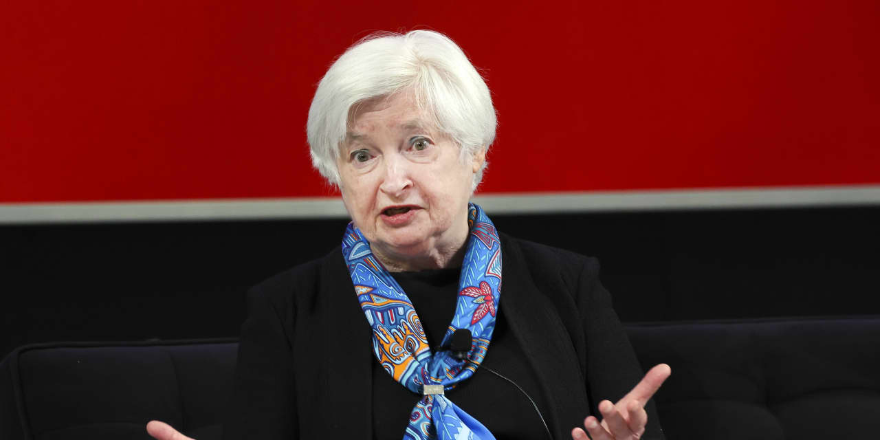 La Casa Blanca está considerando dejar a la directora financiera Janet Yellen después de las elecciones intermedias, según el informe