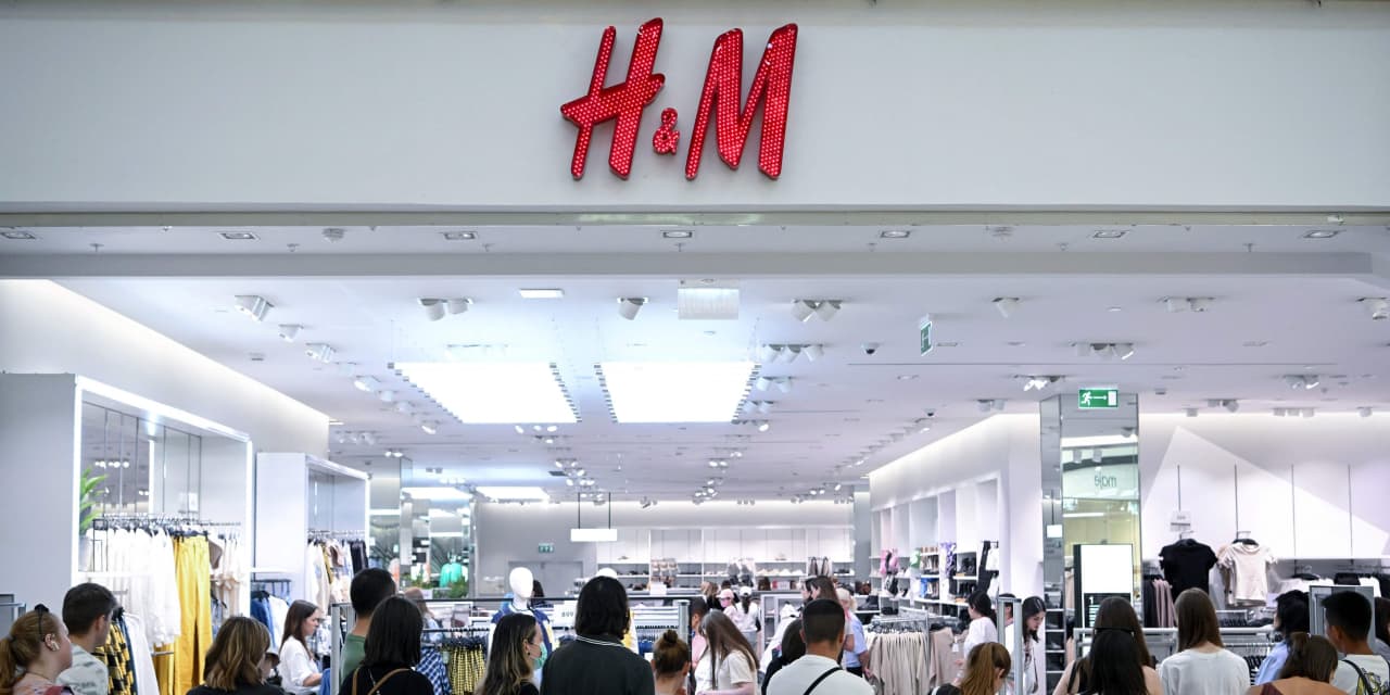 H&M profit drops after Russia exit costs