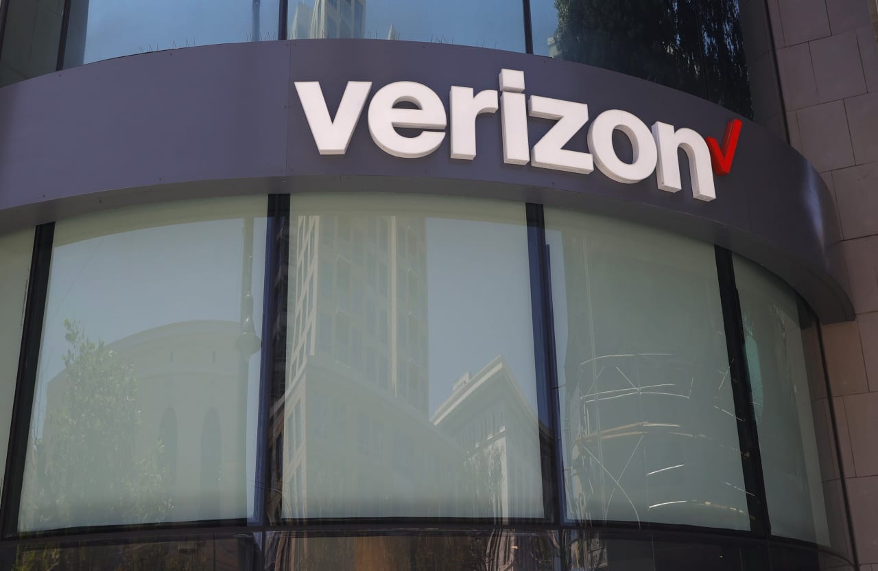 AT&T, Verizon and Comcast stocks just had their worst quarter in two  decades - MarketWatch
