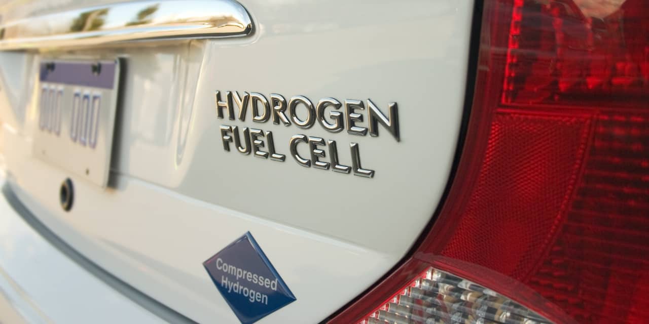 Battery-electric cars are the future? Not so fast. Hydrogen-powered cars will give them a run for their money.
