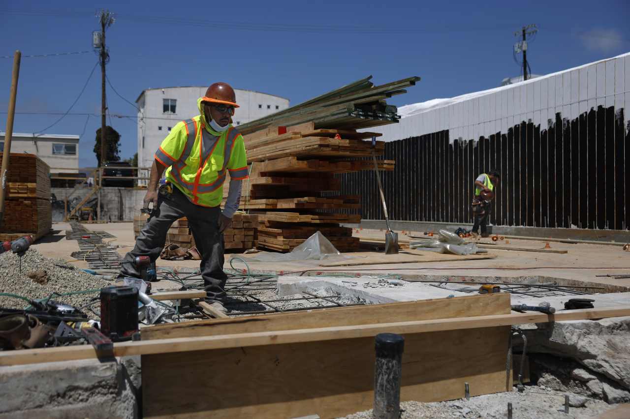 Munich Re, Hannover Re each report big losses from LA wildfires