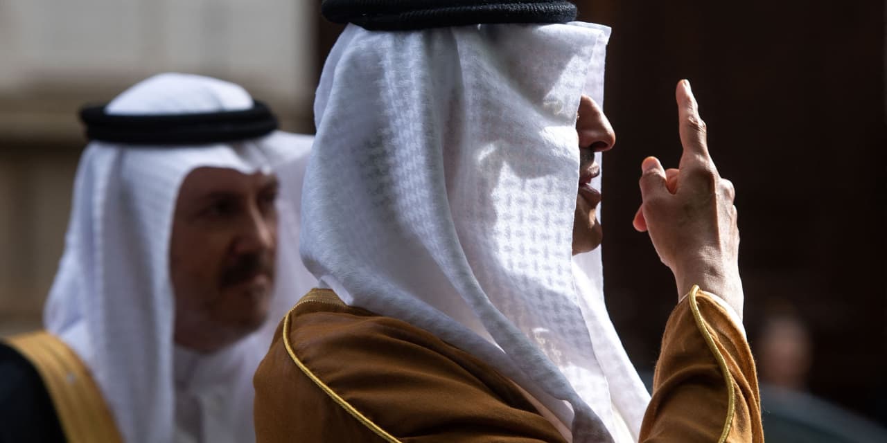 Estados Unidos advirtió a Arabia Saudita que recortar la cuota de producción de la OPEP+ lo convertiría en un aliado de Rusia en Ucrania.  Los saudíes no se conmovieron.