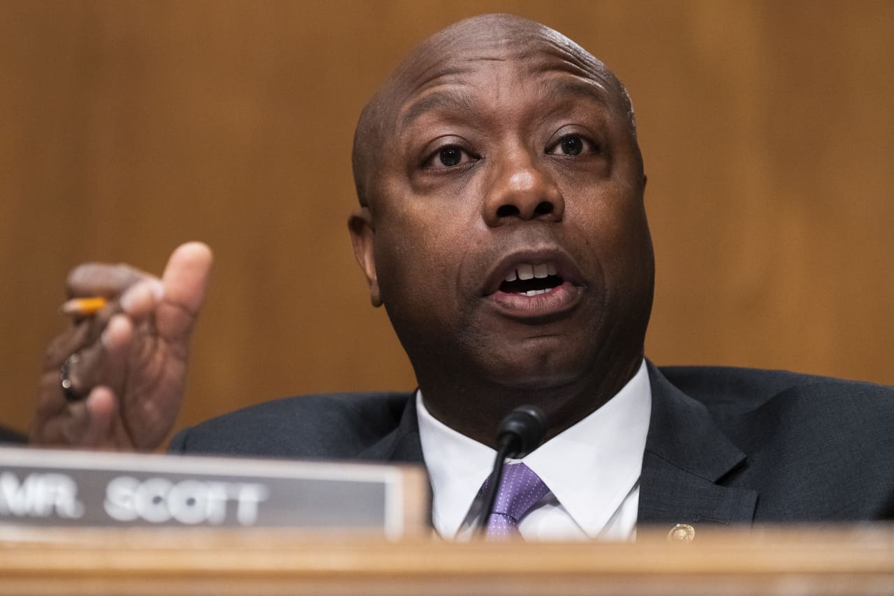 GOP Senator Tim Scott now favorite for Trump VP pick after Noem implodes